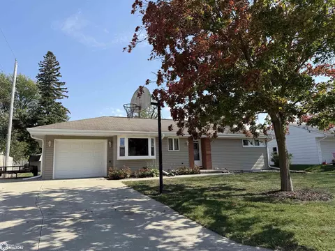 713 4th St NE, Clarion, IA 50525