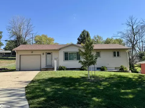 1022 Skyline Dr, Carroll, IA 51401