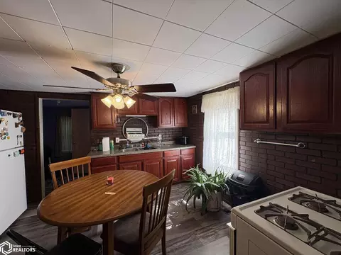 Kitchen - 2021 S Main St, Centerville, IA 52544 photo 3 of 3