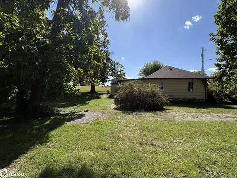 Exterior - 2021 S Main St, Centerville, IA 52544 photo 4 of 5