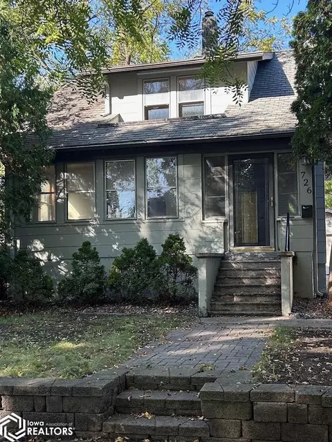 726 11th St NE, Mason City, IA 50401
