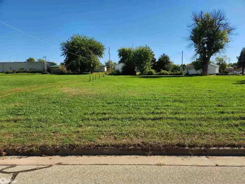 West Street, Toledo, IA 52342