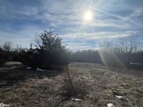 0 Old Farm Rd, Fairfield, IA 52556