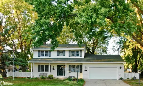 408 Orchard Ln, Clear Lake, IA 50428