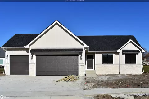 2306 Heritage Ln, Iowa Falls, IA 50126