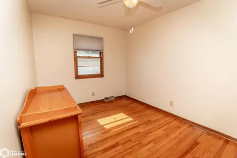 Bedroom - 707 Circle Dr, Conrad, IA 50621 photo 4 of 9
