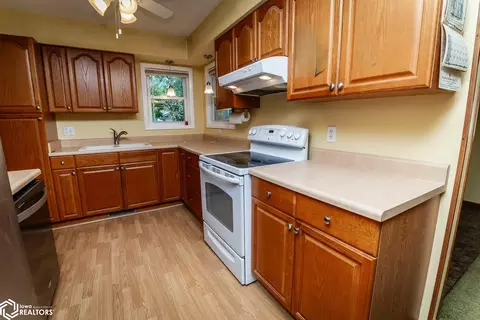 Kitchen - 707 Circle Dr, Conrad, IA 50621 photo 2 of 5
