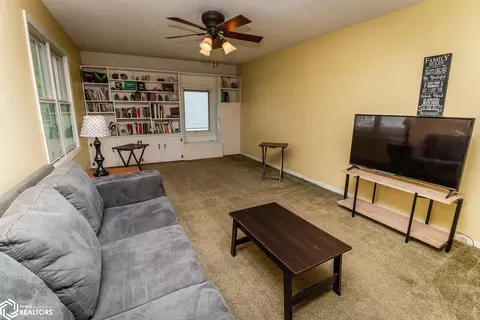 Living - 707 Circle Dr, Conrad, IA 50621 photo 3 of 5