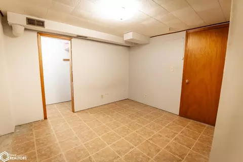 Bedroom - 707 Circle Dr, Conrad, IA 50621 photo 9 of 9