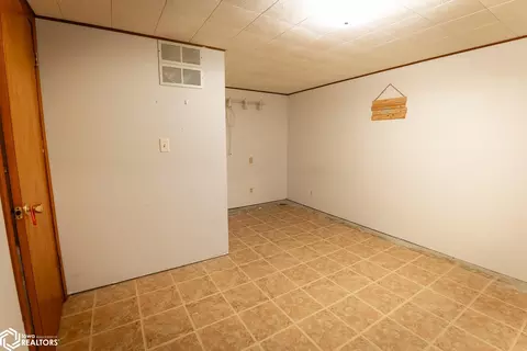 Bedroom - 707 Circle Dr, Conrad, IA 50621 photo 8 of 9