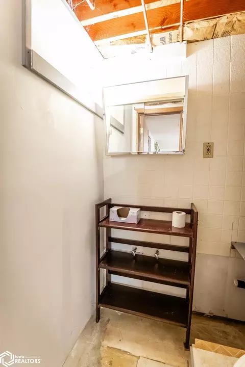 Bath - 707 Circle Dr, Conrad, IA 50621 photo 6 of 6