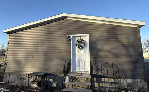 201 5th St, Murray, IA 50174
