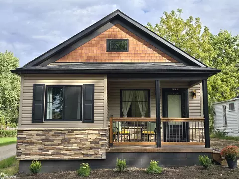 905 W Montgomery St, Creston, IA 50801