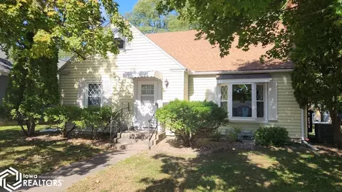 834 4th St SE, Mason City, IA 50401