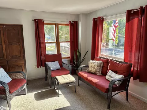 701 Broad St, Keosauqua, IA 52565 photo 3