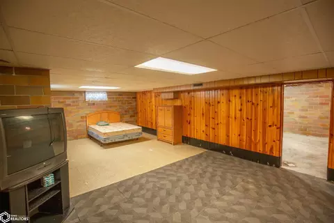 Bedroom - 1408 100th Ave, Bode, IA 50519 photo 9 of 9