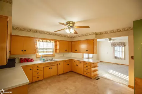Kitchen - 1408 100th Ave, Bode, IA 50519 photo 2 of 3