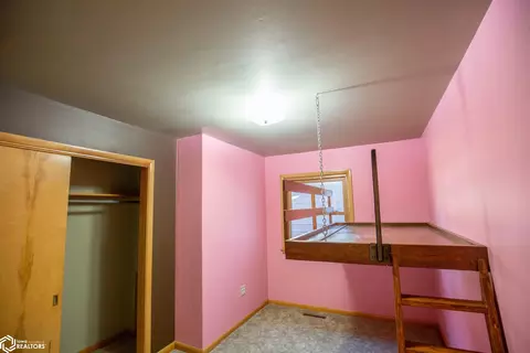 Bedroom - 1408 100th Ave, Bode, IA 50519 photo 6 of 9