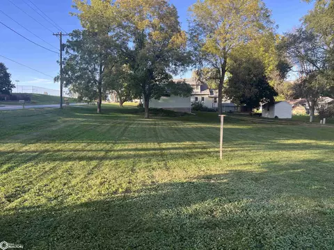 Exterior - 2002 Ridgeway Dr, Denison, IA 51442 photo 7 of 10