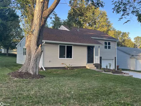 Exterior - 2002 Ridgeway Dr, Denison, IA 51442 photo 8 of 10