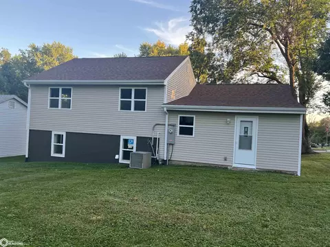 Exterior - 2002 Ridgeway Dr, Denison, IA 51442 photo 5 of 10