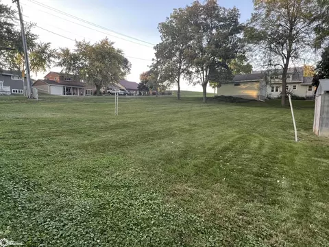 Exterior - 2002 Ridgeway Dr, Denison, IA 51442 photo 6 of 10
