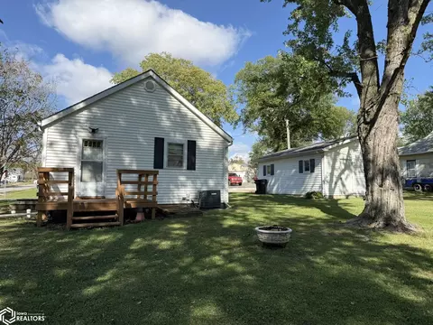 807 NE Poplar St, Leon, IA 50144