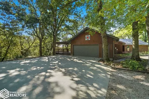 32038 236th St, Eldora, IA 50627 photo 2