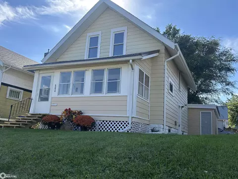 504 W Boone St, Marshalltown, IA 50158