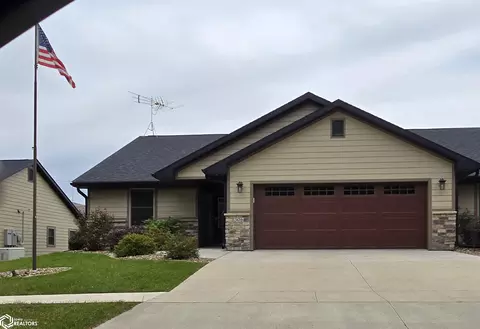 306 S 11th St, Oskaloosa, IA 52577