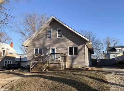 121 S West St, Carroll, IA 51401