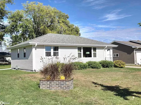 706 6th Pl SE, Mason City, IA 50401