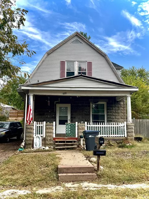 410 S Starr Ave, Burlington, IA 52601