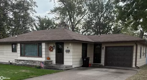 6 Country Club Pl, Ottumwa, IA 52501