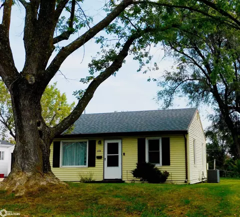 604 E 26th St S, Newton, IA 50208
