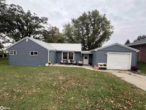 807 Park Ave, Brooklyn, IA 52211
