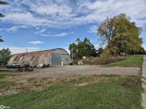 129 133 Main St, Grinnell, IA 50112