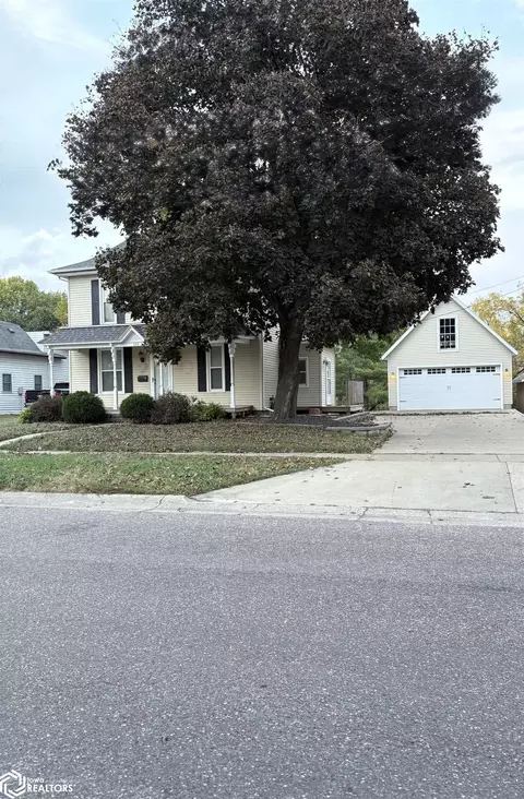 129 K Ave E, Oskaloosa, IA 52577
