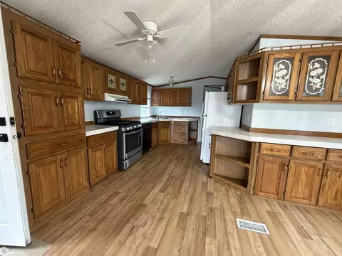 60 W Rock Creek St W, Kellogg, IA 50135