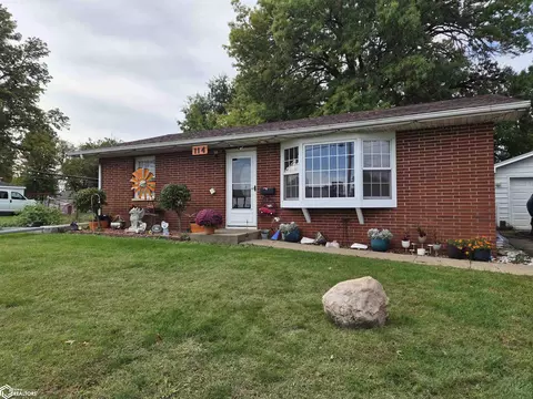 114 N Attica Rd, Knoxville, IA 50138