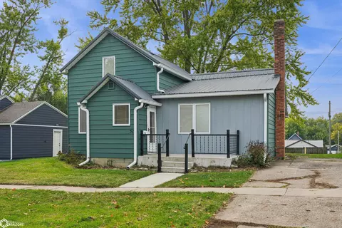 510 S 4th St, Knoxville, IA 50138