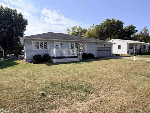 102 E Madison Ave, Fairfield, IA 52556