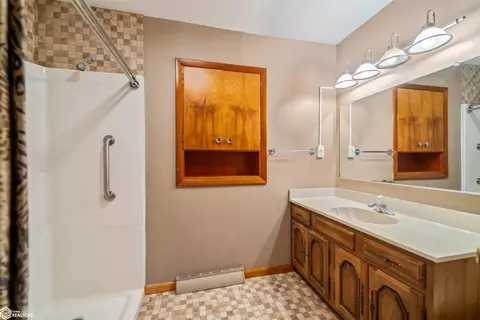 717 5th St, Colo, IA 50056 photo 15