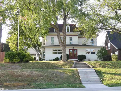 727 N Adams St, Carroll, IA 51401