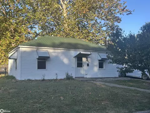 745 Pocahontas Ln, Ottumwa, IA 52501
