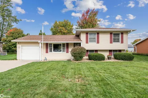 114 Thunderbird, Marshalltown, IA 50158