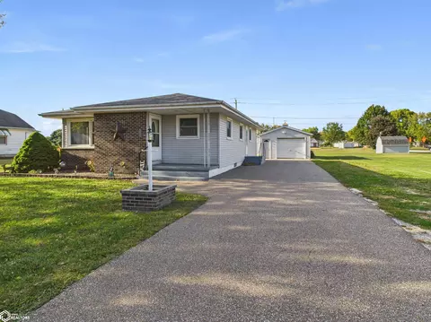 1063 2nd St, Lomax, IL 61454