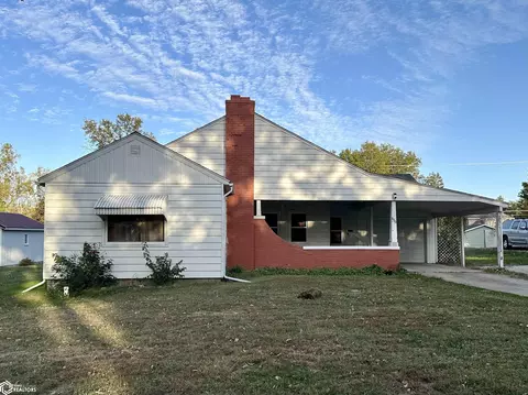 820 N Grand St, Chariton, IA 50049