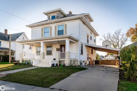5 S 8th St, Marshalltown, IA 50158