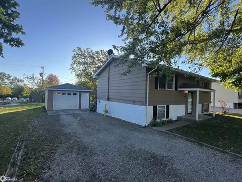 516 S 11th St, Albia, IA 52531
